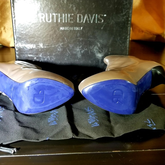 Ruthie Davis Gray Leather boots size 8 (38) - Picture 3 of 6